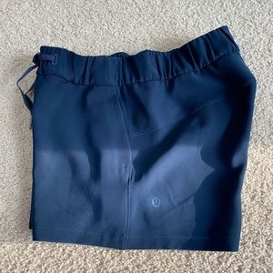 Lululemon on the fly short - size 4